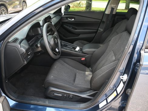 Used 2025 Honda Accord SE image 8