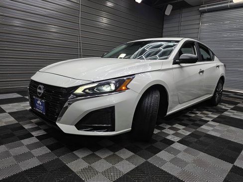 Used 2025 Nissan Altima 2.5 SV AWD/4WD image 37