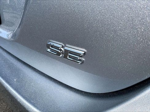 Used 2023 Toyota Camry SE FWD image 9
