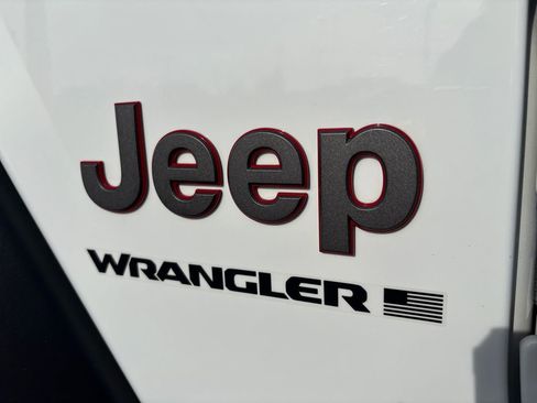 Used 2025 Jeep Wrangler Rubicon image 11