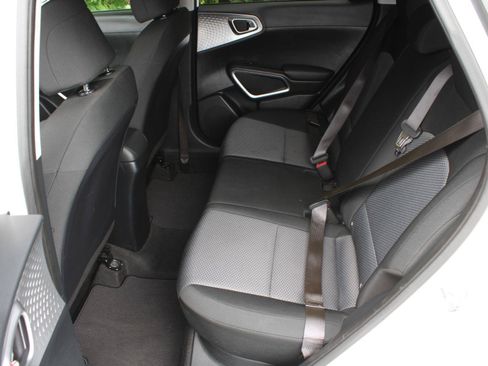 Used 2023 Kia Soul LX w/ Option Group 015 FWD image 18