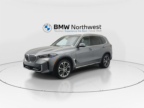 New 2026 BMW X5 xDrive50e image 9