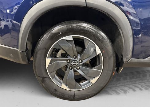 Used 2025 Nissan Rogue SV image 47