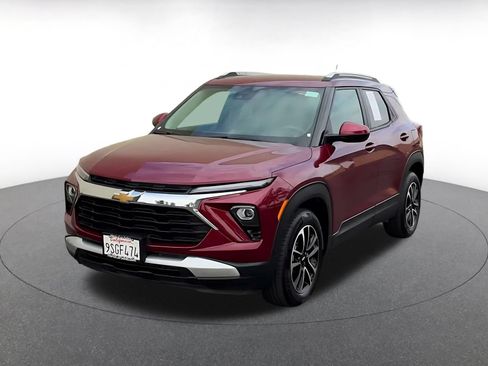 Used 2025 Chevrolet TrailBlazer LT FWD image 5
