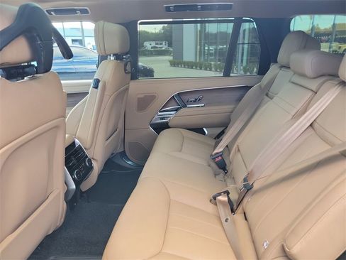 New 2026 Land Rover Range Rover Long Wheelbase SE image 16