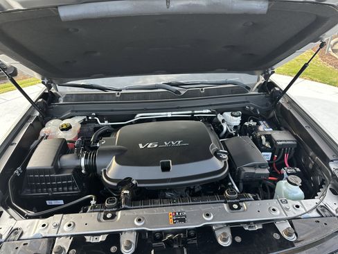 Used 2020 Chevrolet Colorado LT w/ Colorado RST Special Edition image 33