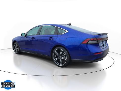 Used 2025 Honda Accord Sport image 3