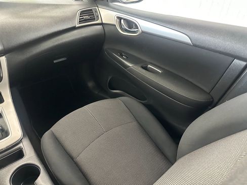 Used 2015 Nissan Sentra S image 17