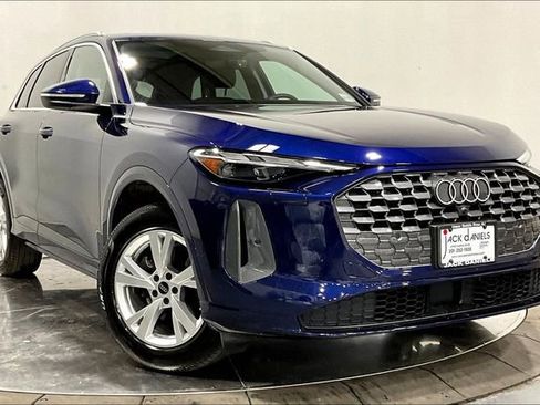 Used 2025 Audi Q5 Premium w/ Convenience Package image 10