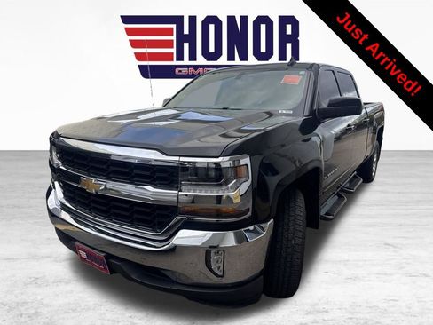 Used 2018 Chevrolet Silverado 1500 LT w/ All Star Edition RWD image 2