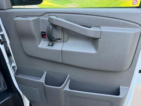 Used 2025 GMC Savana 2500 w/ Driver Convenience Package RWD image 21