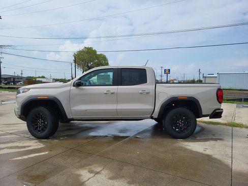 New 2026 GMC Canyon Elevation w/ Convenience Package image 8