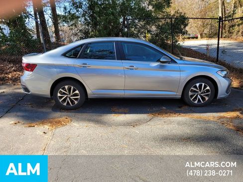 Used 2024 Volkswagen Jetta S image 5