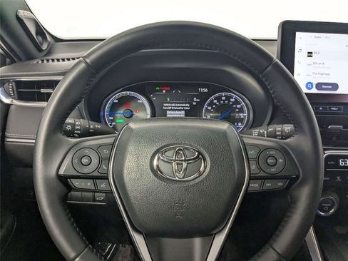 Certified 2024 Toyota Venza XLE AWD/4WD image 15