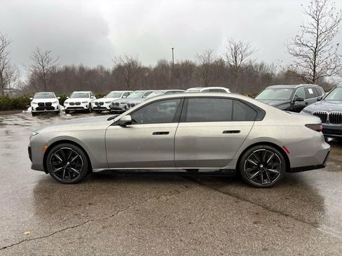 Certified 2023 BMW i7 xDrive60 w/ Executive Package 2 image 4