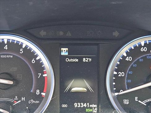 Used 2018 Toyota Highlander XLE FWD image 11