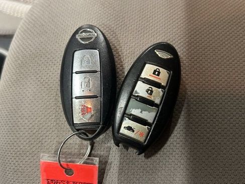 Used 2011 Nissan Rogue SV AWD/4WD image 28