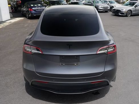 Used 2022 Tesla Model Y Long Range AWD/4WD image 11