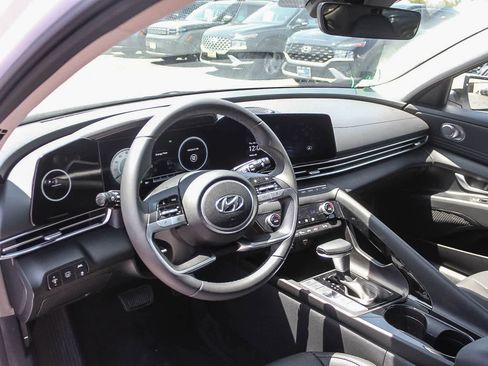 Certified 2023 Hyundai Elantra Limited FWD image 22