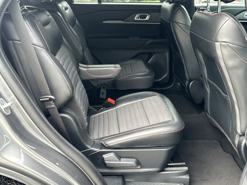 Used 2025 Ford Explorer ST-Line AWD/4WD image 15