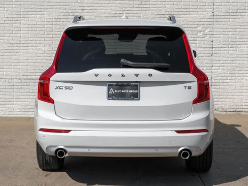 Used 2019 Volvo XC90 T5 Momentum image 9