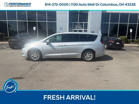 Used 2023 Chrysler Voyager LX FWD image 7