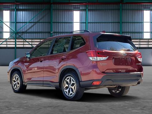 Used 2020 Subaru Forester Premium w/ Popular Package #1 AWD/4WD image 3