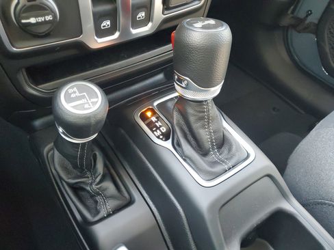 Used 2026 Jeep Wrangler Sport AWD/4WD image 14