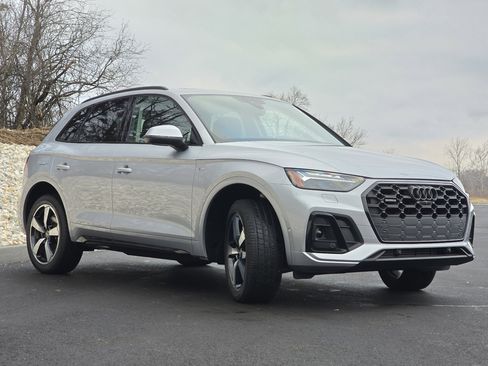 Used 2023 Audi Q5 2.0T Prestige w/ Prestige Package image 8