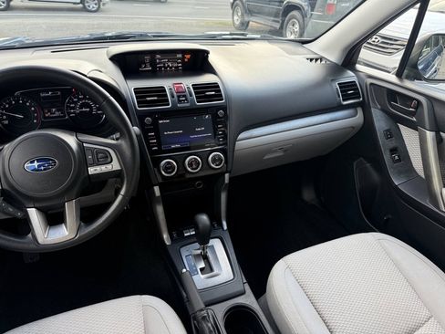 Used 2017 Subaru Forester 2.5i Premium AWD/4WD image 19