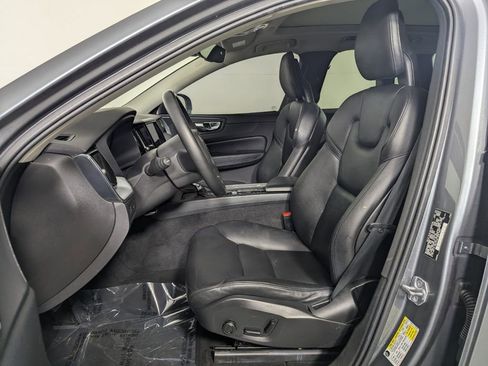 Used 2018 Volvo XC60 T6 Momentum w/ Convenience Package AWD/4WD image 12