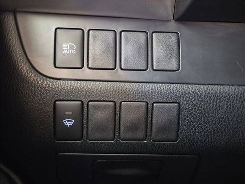 Used 2019 Toyota Highlander LE FWD image 11