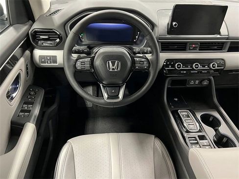 New 2025 Honda Pilot Elite image 17