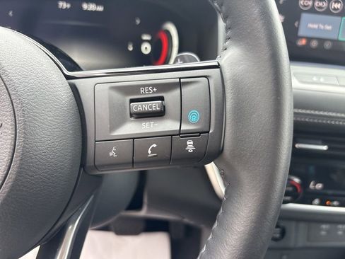 Used 2024 Nissan Rogue SL FWD image 22