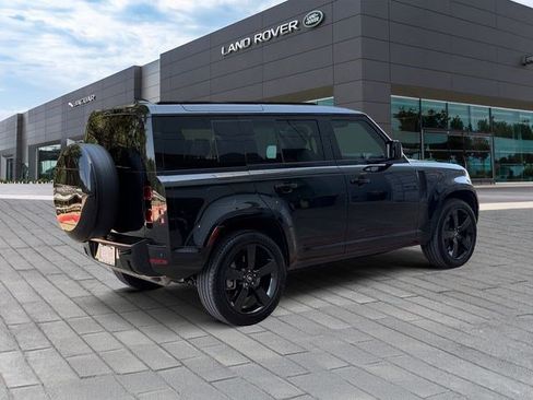 Certified 2025 Land Rover Defender 110 X-Dynamic SE AWD/4WD image 5