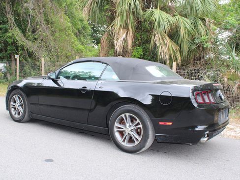 Used 2014 Ford Mustang Premium image 3