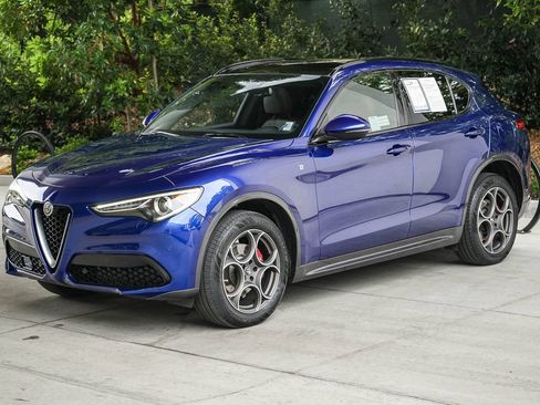 Used 2022 Alfa Romeo Stelvio Ti AWD/4WD image 3
