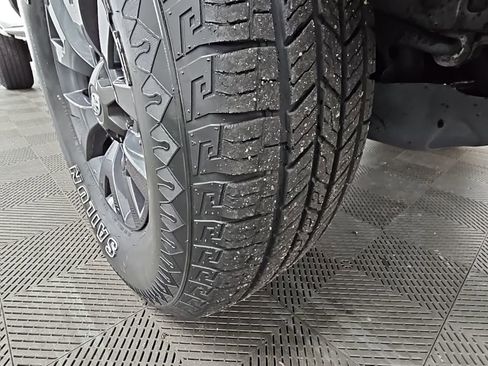 Used 2023 Toyota Tacoma TRD Off-Road image 43