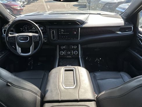 Used 2023 GMC Yukon XL Denali image 10