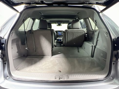 Used 2019 Toyota Highlander XLE FWD image 33
