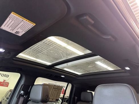 Used 2022 GMC Yukon XL Denali AWD/4WD image 4