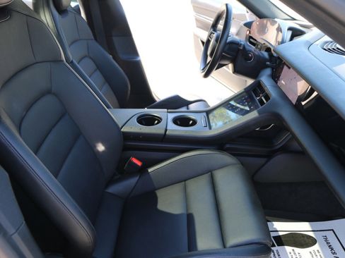Used 2021 Porsche Taycan RWD image 30