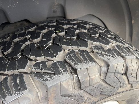 Used 2022 Ford Bronco Badlands image 5