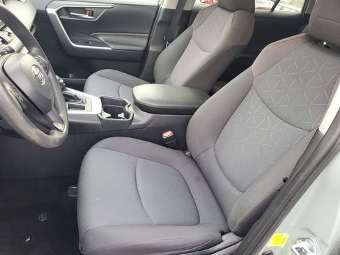 Used 2019 Toyota RAV4 XLE image 9