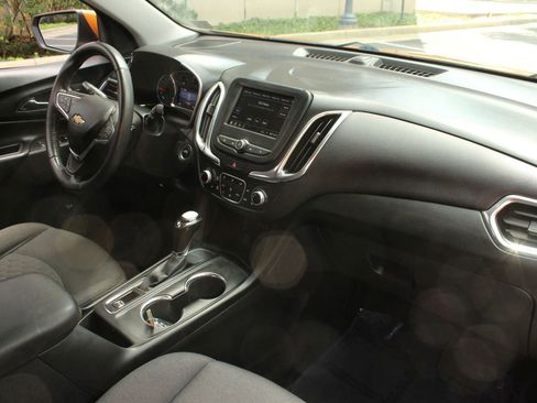 Used 2019 Chevrolet Equinox LT image 28