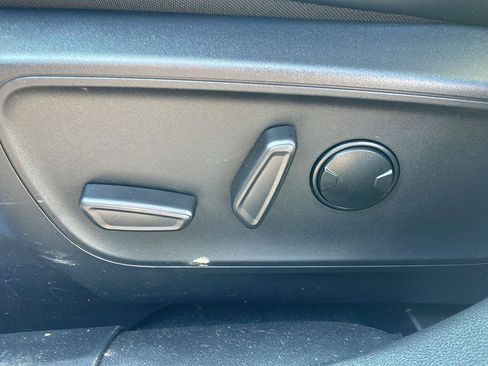 Used 2025 Ford Escape SE FWD image 10