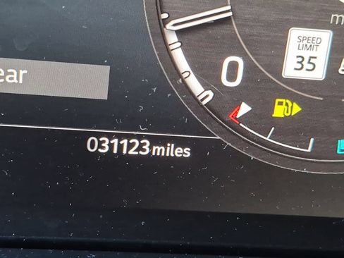Used 2023 Land Rover Defender 90 SE AWD/4WD image 20