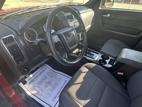 Used 2010 Ford Escape XLT image 7