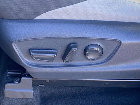 Used 2024 Toyota Tacoma TRD Sport image 17