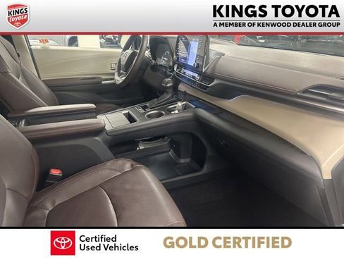 Certified 2024 Toyota Sienna Platinum image 26
